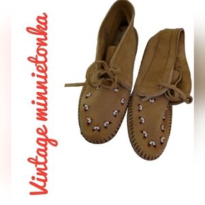• ☀️SUMMER SALE ☀️• 50% OFF! • Vintage Minnietonka Moccasins•